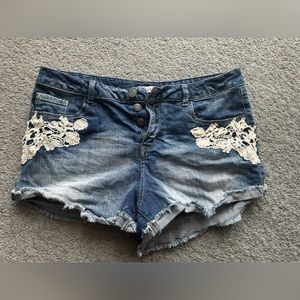 MUDD blue/light blue wash denim blue jean shorts lace pattern/ 4 buttons size 17